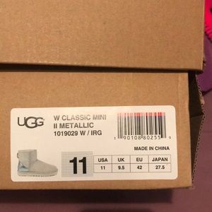 Mini 11 Classic Metallic Uggs